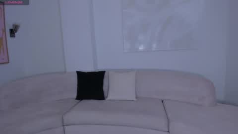 leahnovac online show from November 10, 2025, 11:09 am