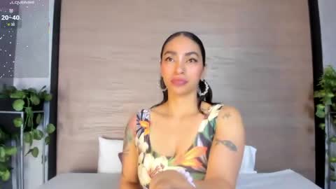 Snapshot of leamonroe__ chatting on June 8, 2026, 12:27 pm Hey Im Lea online show from June 8, 2026, 12:27 pm