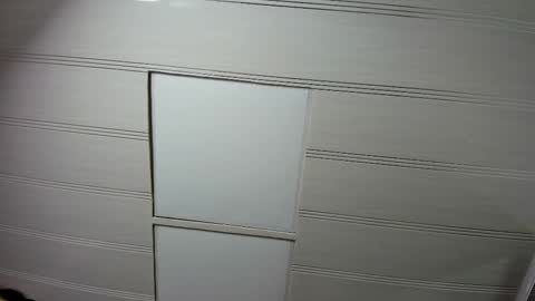 leamoreau__ online show from October 19, 2025, 11:22 am