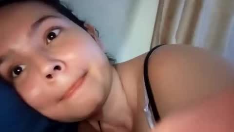 Leamorfy  online show from April 16, 2026, 11:51 pm