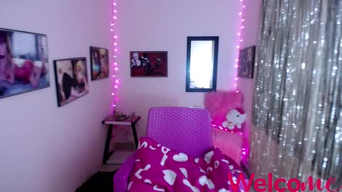 Leandra online show from February 28, 2025, 11:36 am