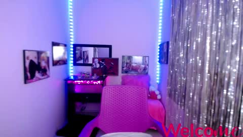 Leandra online show from March 10, 2025, 3:52 pm