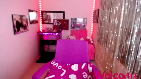 Leandra online show from March 12, 2025, 6:11 pm