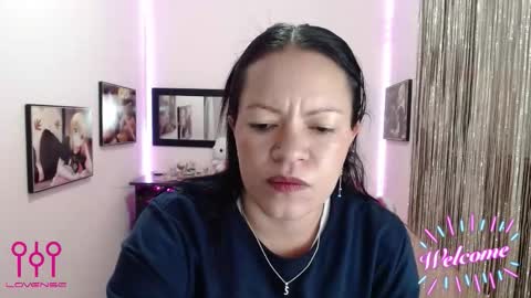 Leandra online show from October 29, 2025, 5:14 pm