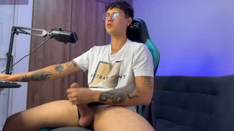 Snapshot of leaneseb chatting on April 25, 2026, 1:52 pm leaneseb online show from April 25, 2026, 1:52 pm
