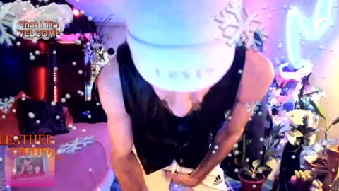 leatherdude69 online show from December 21, 2024, 2:19 am