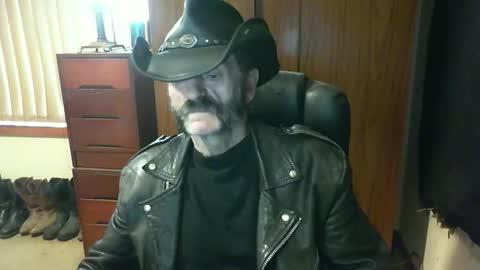 leathergreaser online show from September 9, 2025, 10:42 pm