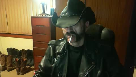Snapshot of leathergreaser chatting on May 1, 2026, 6:01 pm leathergreaser online show from May 1, 2026, 6:01 pm