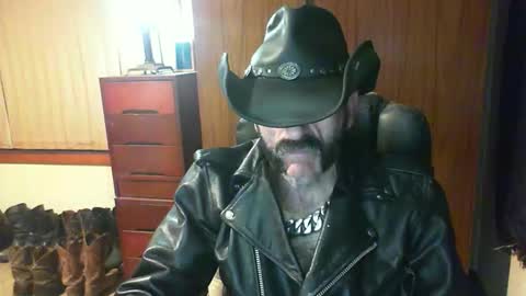 Snapshot of leathergreaser chatting on May 12, 2026, 8:06 pm leathergreaser online show from May 12, 2026, 8:06 pm