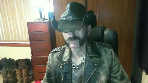 Snapshot of leathergreaser chatting on May 15, 2026, 9:11 pm leathergreaser online show from May 15, 2026, 9:11 pm