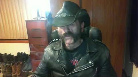 Snapshot of leathergreaser chatting on May 31, 2026, 6:31 pm leathergreaser online show from May 31, 2026, 6:31 pm