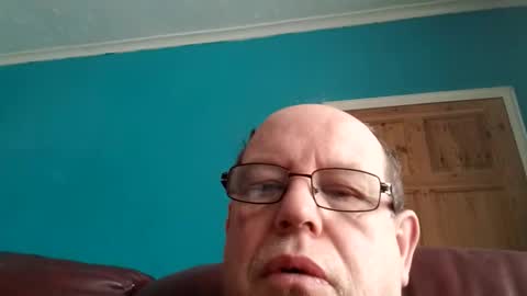 leatherpants68 online show from March 25, 2026, 8:31 am