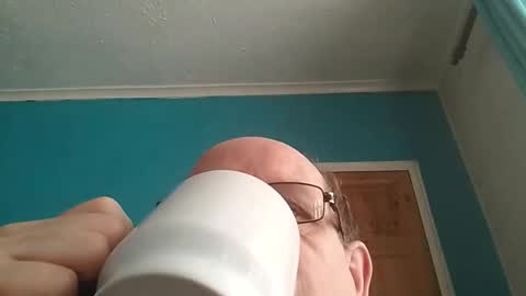 leatherpants68 online show from April 14, 2026, 7:58 am