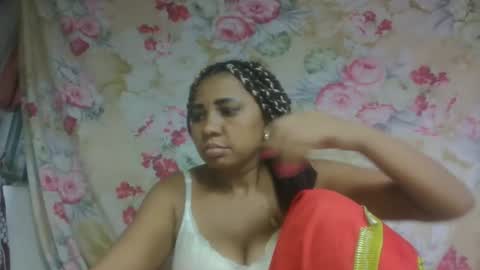 leatiana online show from April 6, 2026, 6:09 pm