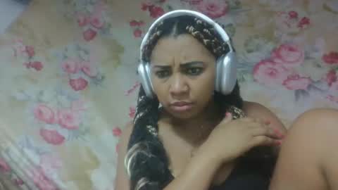 leatiana online show from April 20, 2026, 7:04 pm