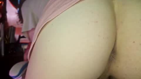 LeaVibing online show from April 23, 2026, 7:38 pm