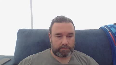 lecheare28 online show from February 10, 2025, 4:14 pm