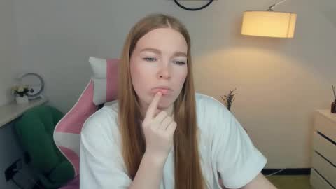 Lilly online show from November 24, 2025, 8:08 pm