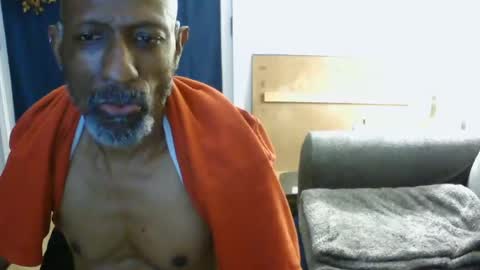 Snapshot of leeguy_hugedick chatting on August 1, 2026, 8:24 am Ebony DeafGuy online show from August 1, 2026, 8:24 am