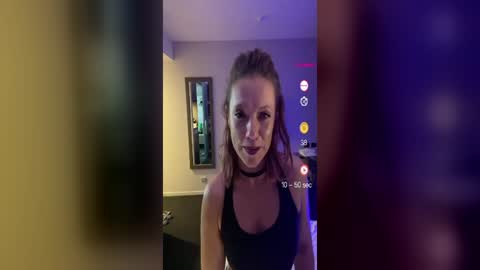 Leelou online show from July 10, 2026, 7:27 pm