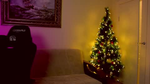 Mia online show from December 15, 2024, 7:02 am