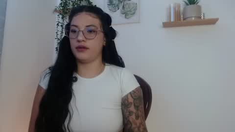 Snapshot of leena_rosee chatting on July 16, 2026, 6:25 pm leena_rosee online show from July 16, 2026, 6:25 pm