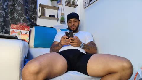 leenar_key online show from September 19, 2025, 12:02 am