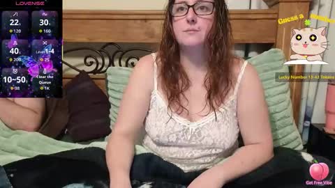 Snapshot of leesa__ chatting on December 17, 2025, 3:01 am Leesa online show from December 17, 2025, 3:01 am