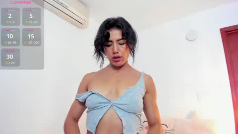 Snapshot of leethompson_ chatting on July 2, 2026, 3:23 am Leet online show from July 2, 2026, 3:23 am