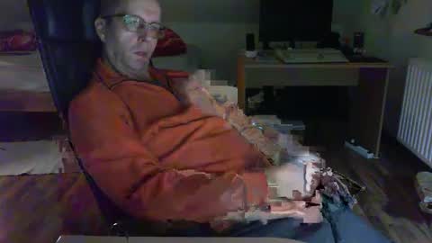 Snapshot of lefti27 chatting on December 25, 2024, 11:20 pm Dave online show from December 25, 2024, 11:20 pm