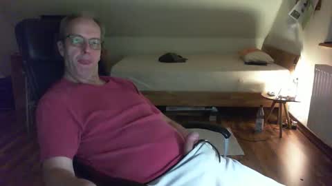 Snapshot of lefti27 chatting on January 10, 2025, 11:39 pm Dave online show from January 10, 2025, 11:39 pm