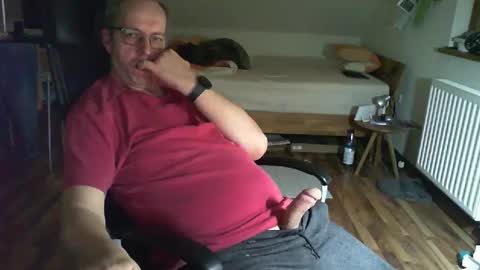 Snapshot of lefti27 chatting on February 22, 2025, 11:03 pm Dave online show from February 22, 2025, 11:03 pm