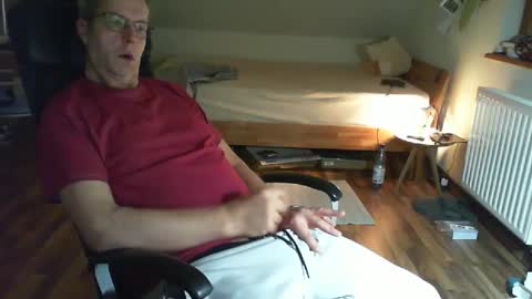 Snapshot of lefti27 chatting on March 2, 2025, 11:20 pm Dave online show from March 2, 2025, 11:20 pm