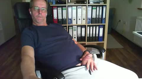 Snapshot of lefti27 chatting on September 15, 2025, 9:15 pm Dave online show from September 15, 2025, 9:15 pm