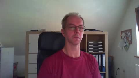 Snapshot of lefti27 chatting on September 21, 2025, 11:01 am Dave online show from September 21, 2025, 11:01 am