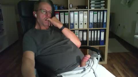 Snapshot of lefti27 chatting on September 23, 2025, 9:51 pm Dave online show from September 23, 2025, 9:51 pm