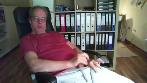 Snapshot of lefti27 chatting on September 27, 2025, 11:21 pm Dave online show from September 27, 2025, 11:21 pm