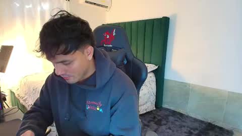  Lei  online show from December 20, 2025, 7:10 pm