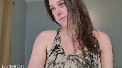 Leia Swift online show from February 8, 2025, 7:49 pm