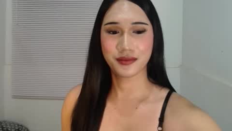 Snapshot of leighs_celine chatting on February 12, 2026, 4:57 pm leighs_celine online show from February 12, 2026, 4:57 pm