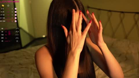 Leila online show from December 17, 2024, 6:42 pm