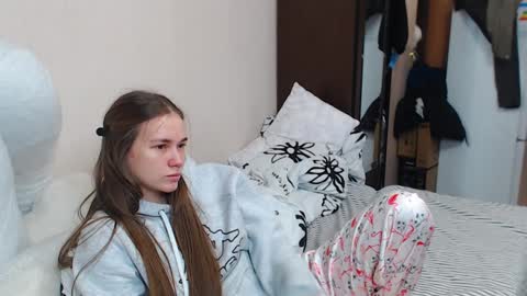 leila_bambi_ online show from December 26, 2024, 3:16 am