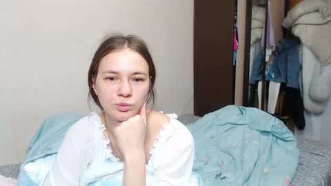 leila_bambi_ online show from February 11, 2025, 6:11 pm