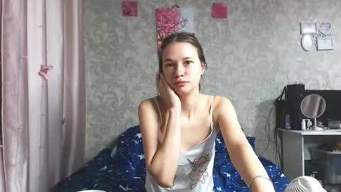 leila_bambi_ online show from November 2, 2025, 6:54 pm