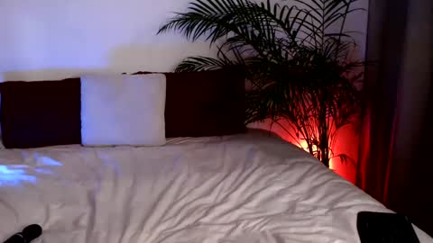 Snapshot of leilaalunaa chatting on June 25, 2026, 2:11 am LEILA LUNA online show from June 25, 2026, 2:11 am