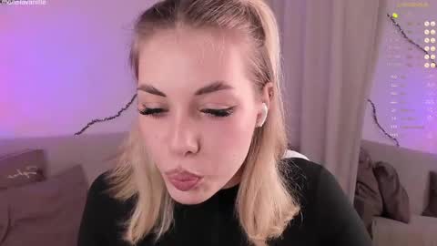 leilalafleur_ online show from April 22, 2026, 4:59 am