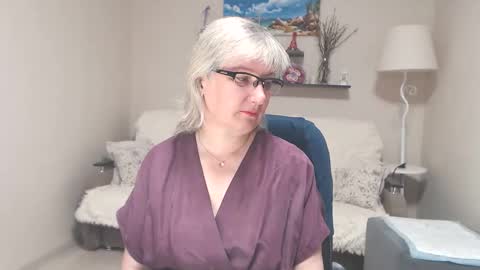 Leila Kinky online show from June 10, 2026, 5:50 am