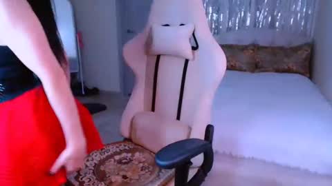 leilamurray online show from March 6, 2025, 2:29 pm