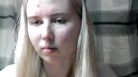 Snapshot of leiravus chatting on July 15, 2026, 2:55 pm leiravus online show from July 15, 2026, 2:55 pm