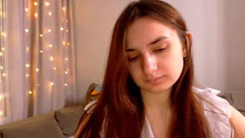 Lelia online show from December 16, 2025, 1:27 pm